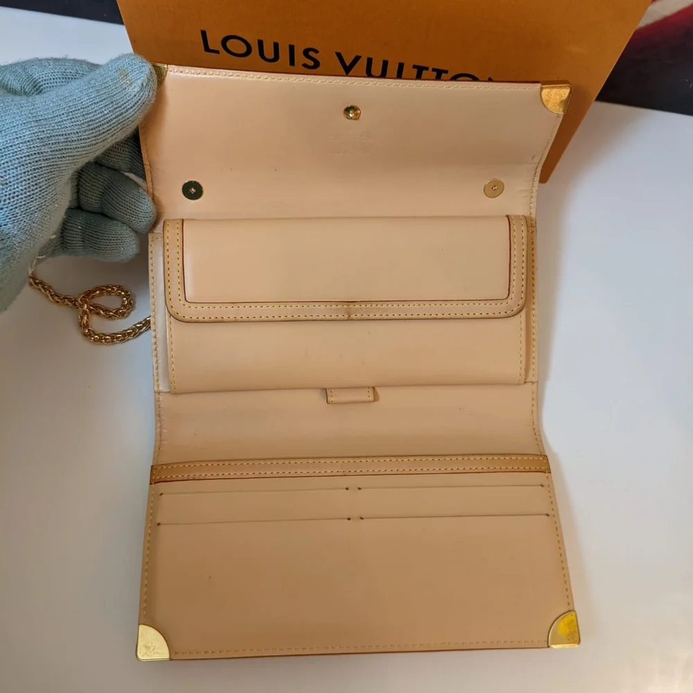 Authentic Louis Vuitton white multicolor Trifold  converted to crossbody - Picture 9 of 14